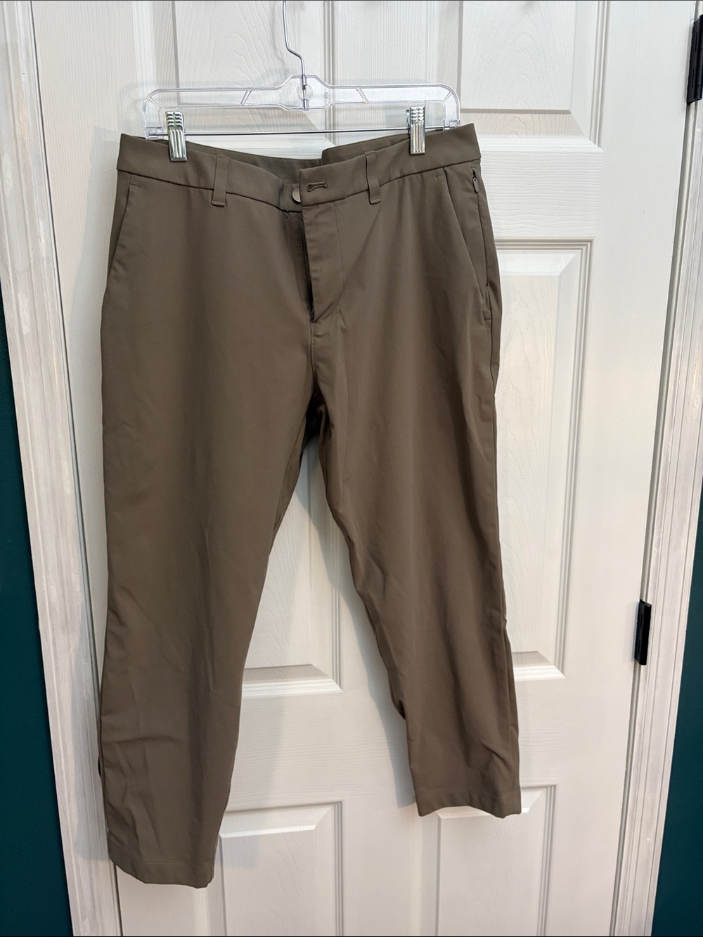 lululemon athletica Men's Olive-Brown Slim Chinos